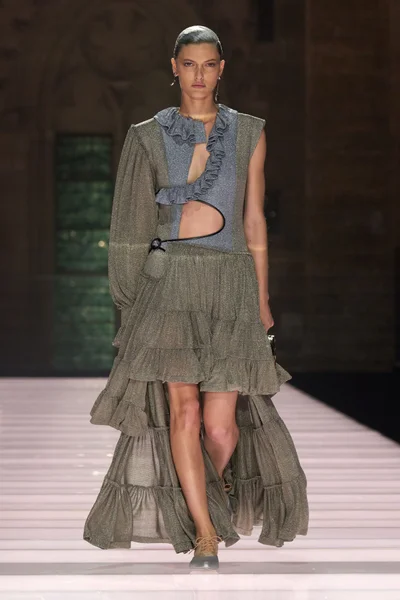 Look 12